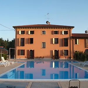 https://il-cigno-valeggio-sul-mincio.hotelinveneto.com