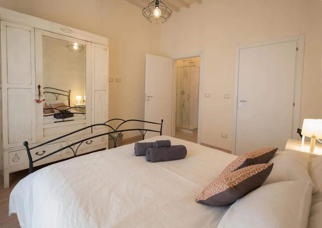 B&B In Acquaviva Livorno Bed & Breakfast