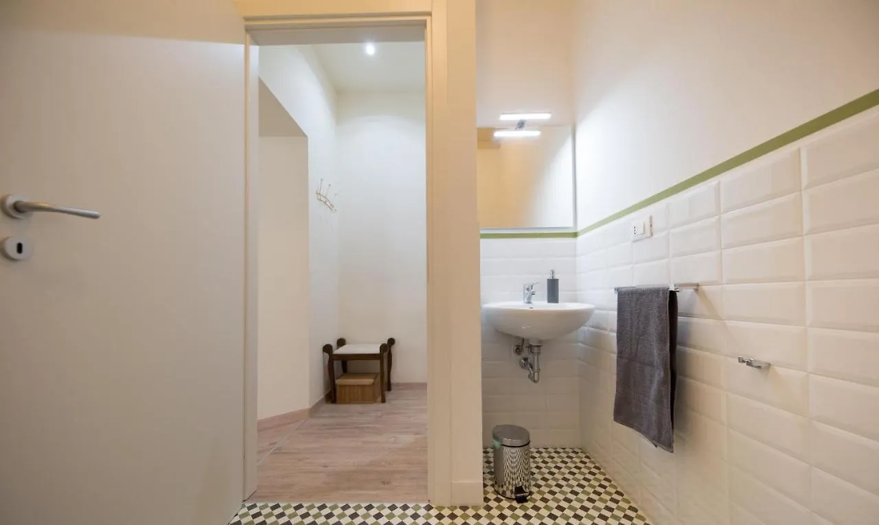 B&B In Acquaviva Livorno 0*,