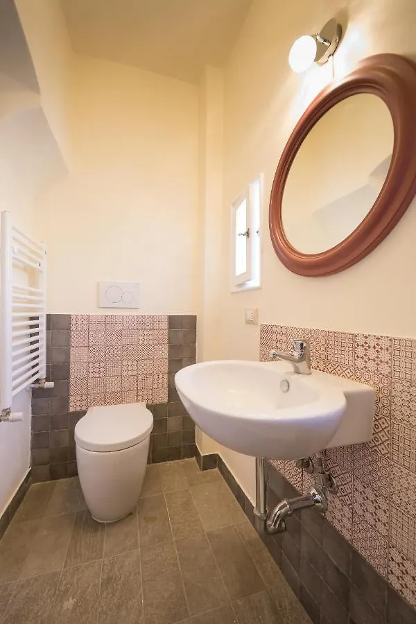 B&B In Acquaviva Livorno 0*,